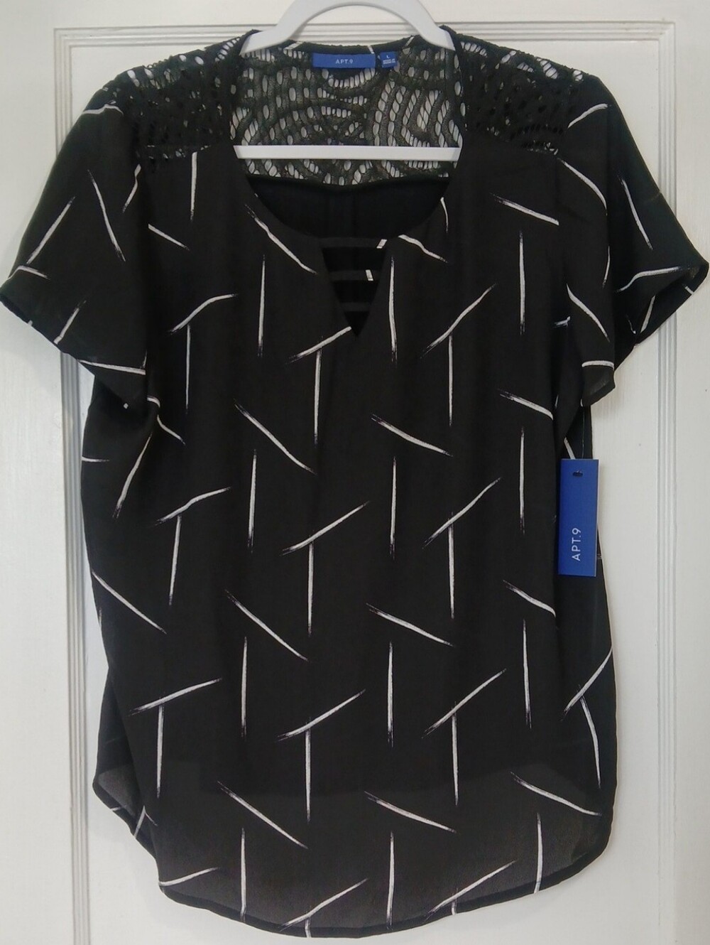 Apt. 9 Black And White Linear Print Short Sleeve Blouse NWT